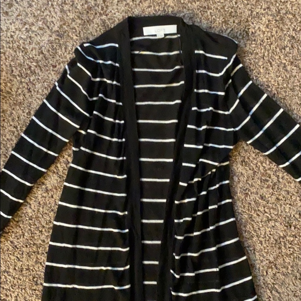 Long sleeve light weight cardigan